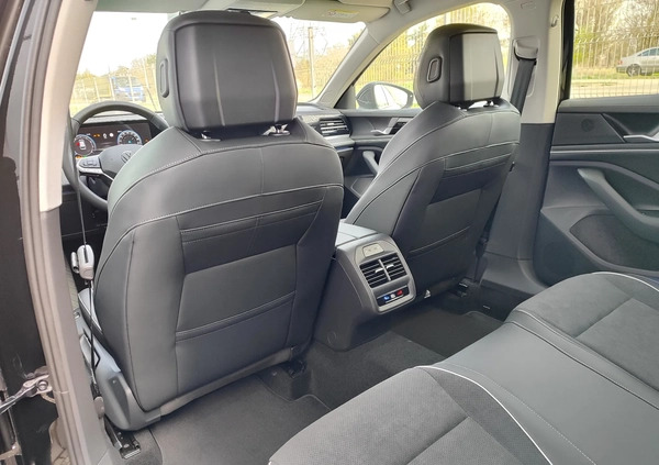 Volkswagen Passat cena 184490 przebieg: 10, rok produkcji 2024 z Będzin małe 704